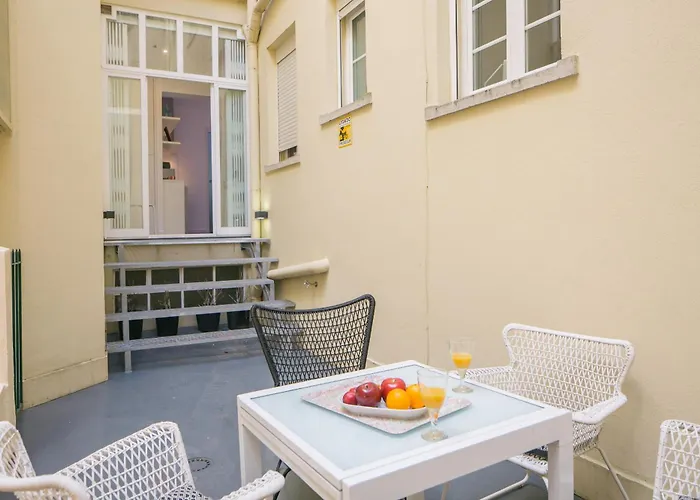 Spacious 2-bed With Interior Terrace Near Marques De Pombal, - Ttl300 * Lizbona