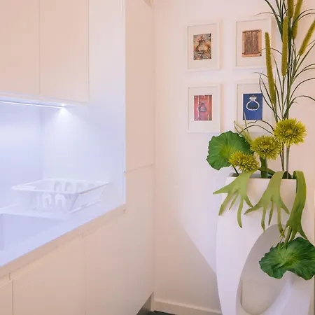 Spacious 2-bed With Interior Terrace Near Marques De Pombal, - Ttl300 * Lisbona