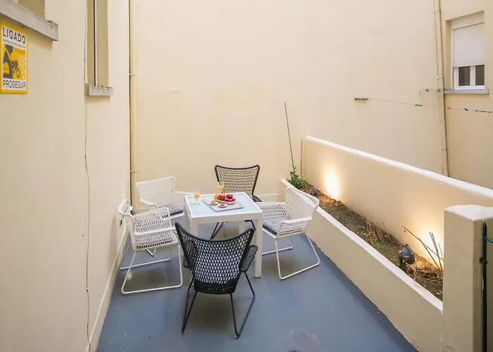 Spacious 2-bed With Interior Terrace Near Marques De Pombal, - Ttl300 Lejlighed *